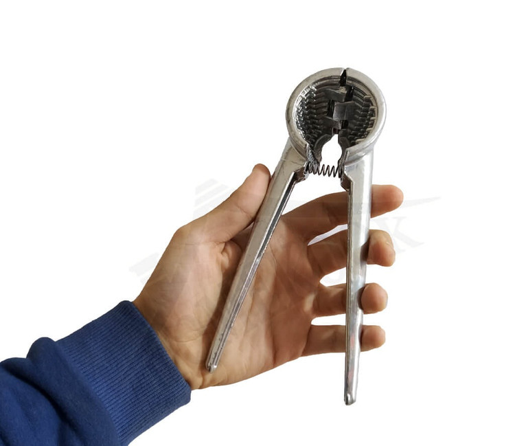 گردوشکن دستی فلزی کارا